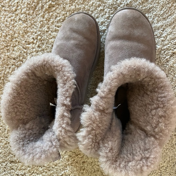 Bow UGG Boots - Picture 4 of 4